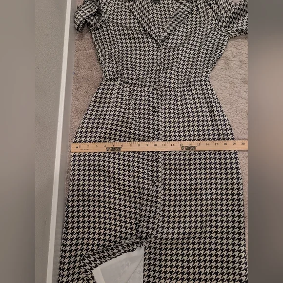 Vintage RARE BCBG Paris Silk Satin Houndstooth Shirt Dress Size 6 - Picture 12 of 16